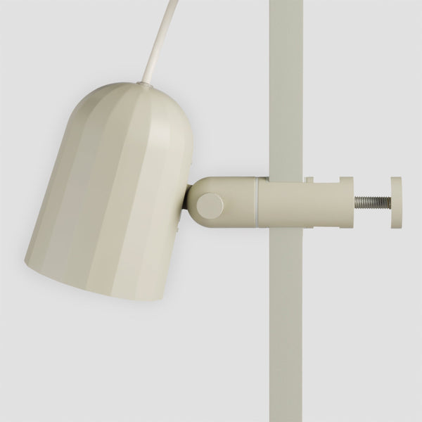 Lámpara de pinza Noc Light · HAY · ambiente
