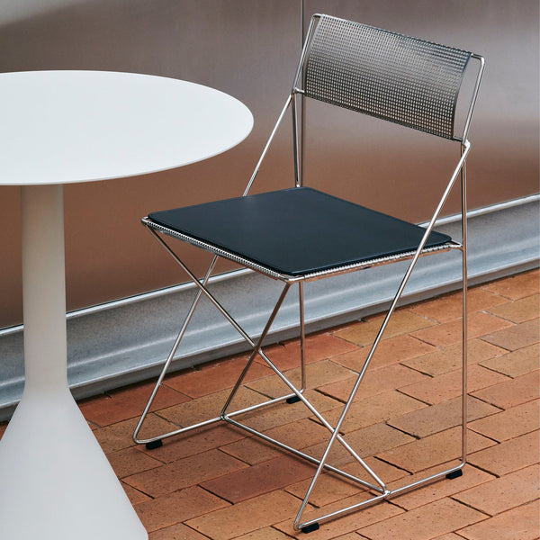 Silla X-Line · HAY · ambiente