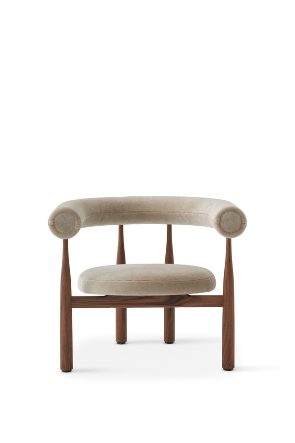 Cadeirão Bukowski · New Works Walnut · Kirkby Rest 023