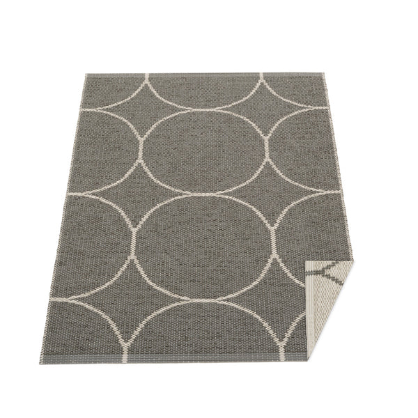 Alfombra de vinilo Boo de Pappelina