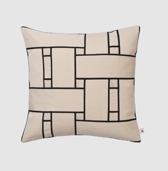Lattice Offset Cushion Off-White/Black