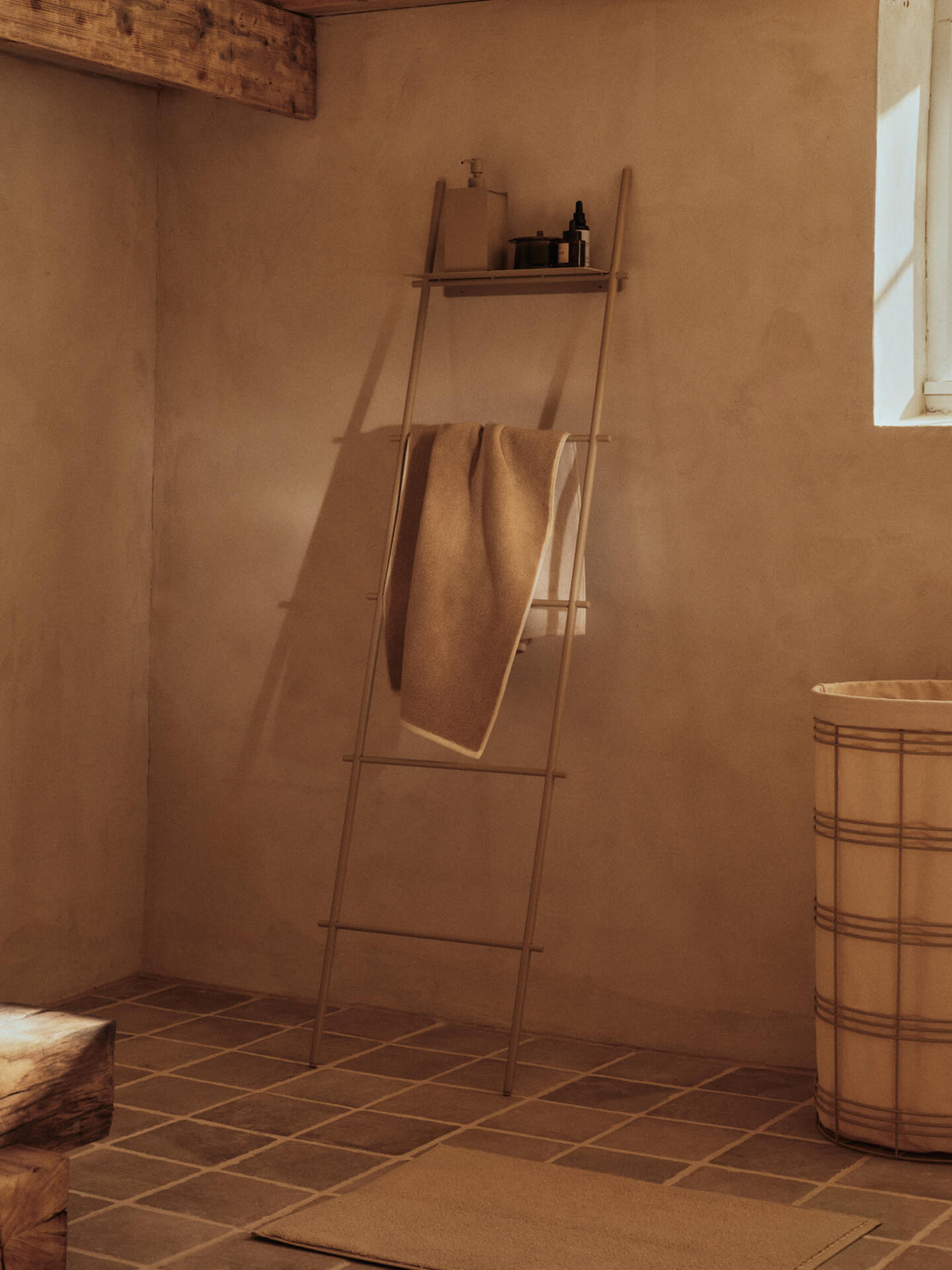 Toallero escalera Dora de Ferm Living