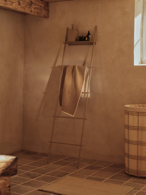 Estante toallero Dora de Ferm Living