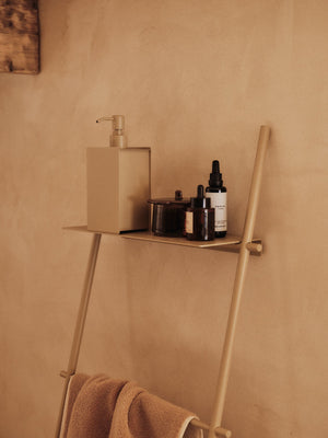 Toallero escalera Dora cashmere · Ferm Living