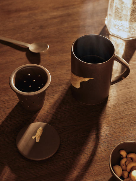 Taza con infusor Koyo de Ferm Living