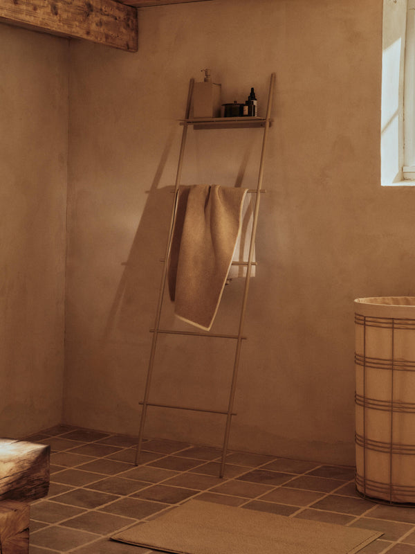 Ekko · Ferm Living · im Raum Cashmere/Off-White