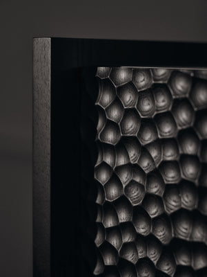 Mesa auxiliar Scarni fresno teñido oscuro · Ferm Living