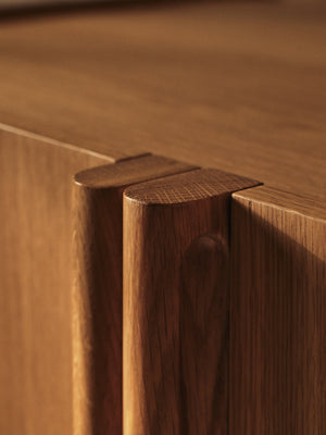 Cómoda Tilu roble natural · Ferm Living