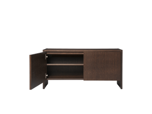 Mueble recibidor Parcel bajo roble teñido oscuro · Ferm Living