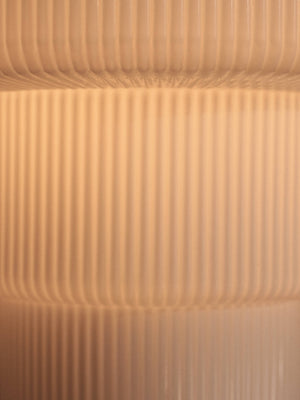 Lámpara de sobremesa Ripple de Ferm Living