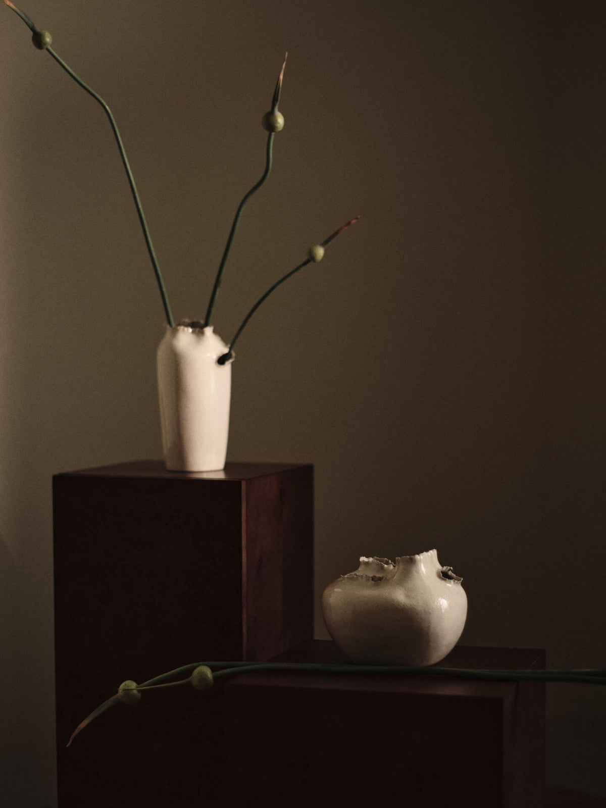 Vaso alto Tereo bianco sporco maculato · Ferm Living · vista 3