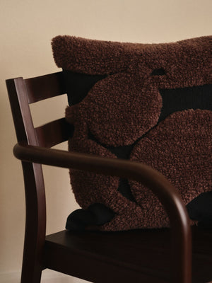 Silla de comedor Boda con brazos · Ferm Living Dark Stained Beech