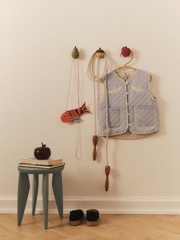 Colgador tallado a mano Pear de Ferm Living