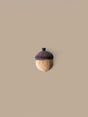 Colgador tallado a mano Acorn de Ferm Living