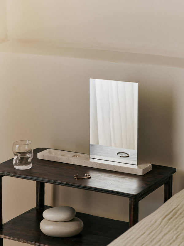 Espejo de mesa Caseta de Ferm Living