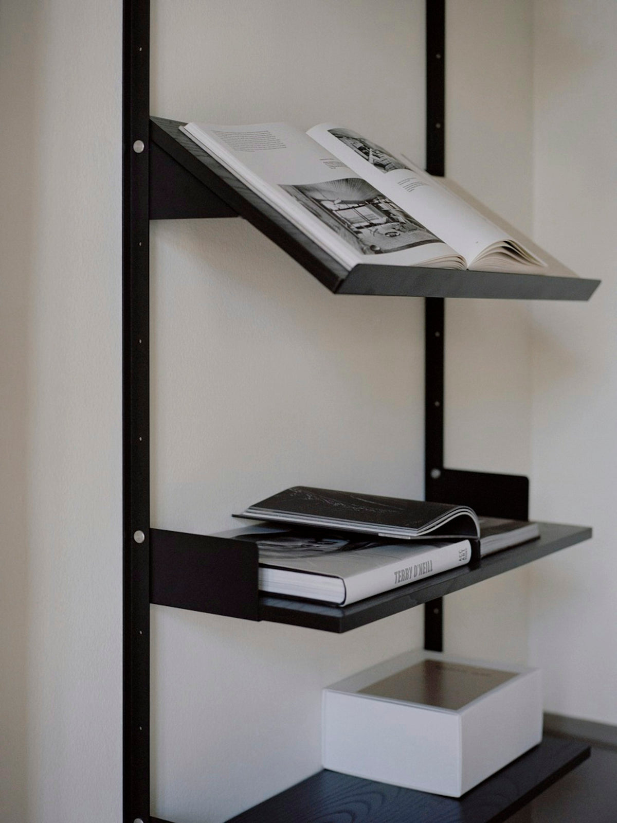 Regalsystem New Works · New Works
