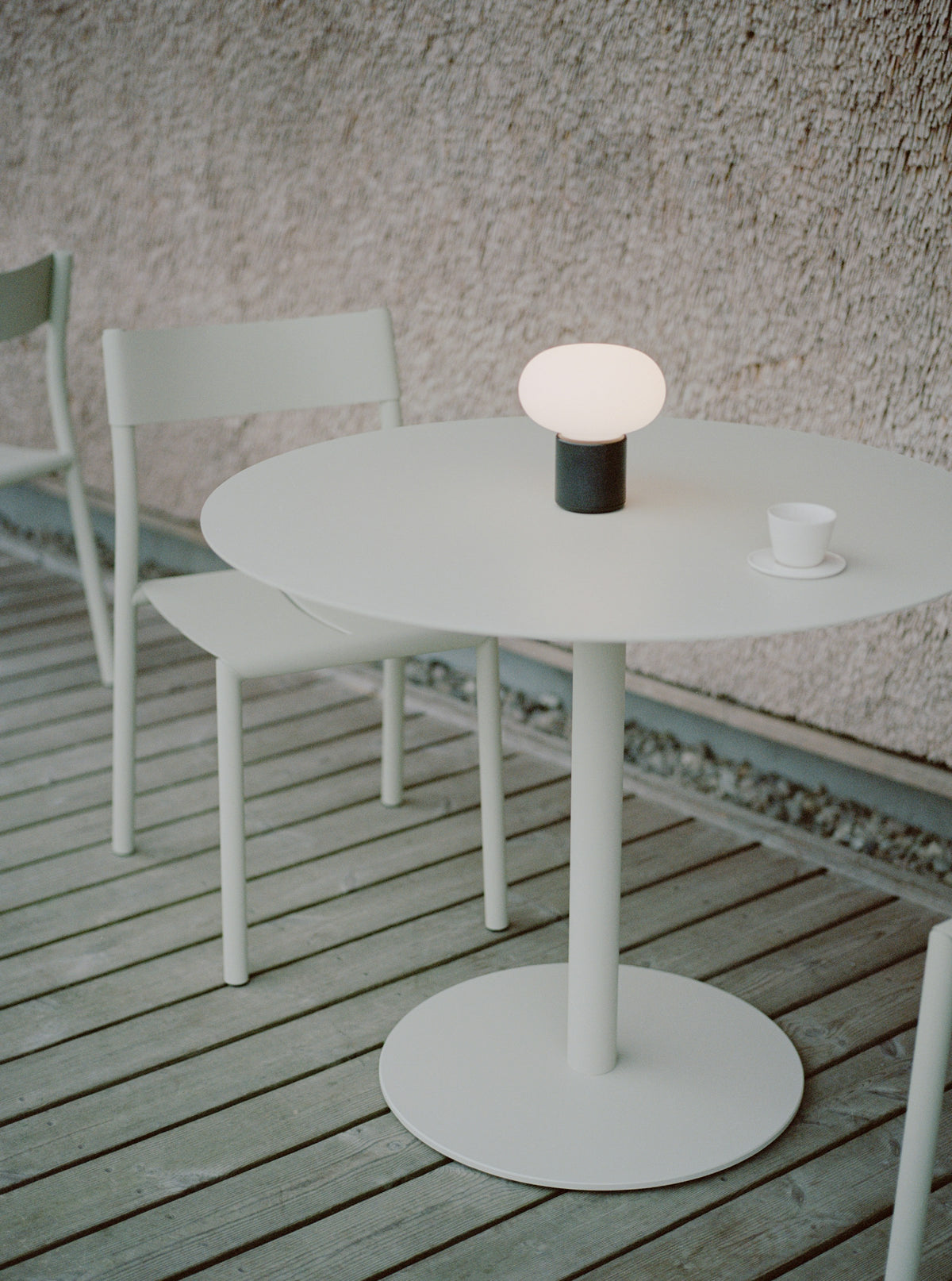 Table bistrot May · New Works