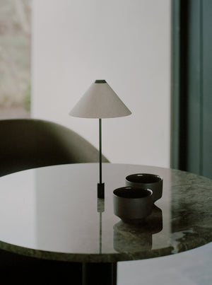 Lámpara de mesa empotrable Brolly · New Works