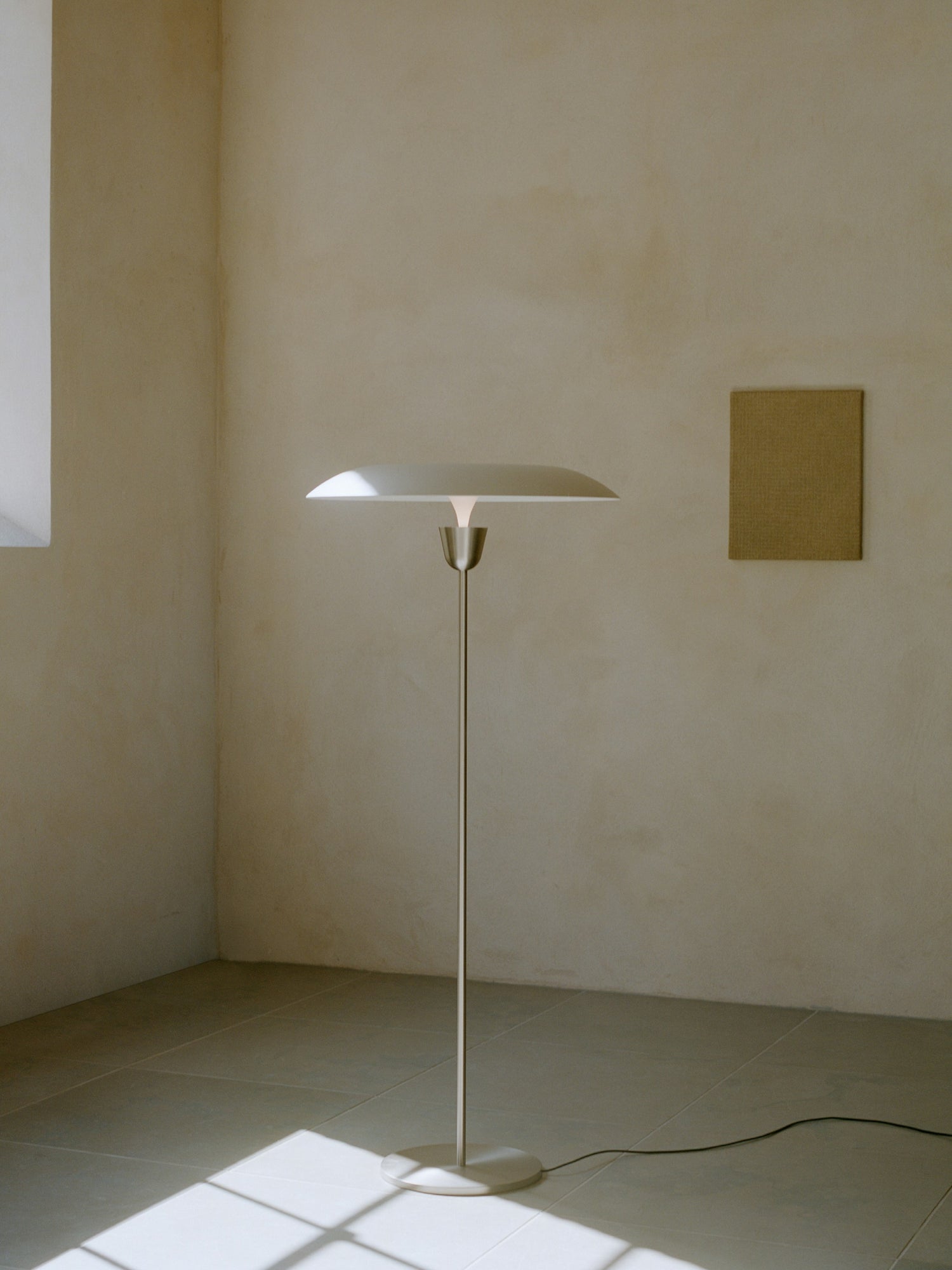 Lámpara de pie Kantarell · New Works
