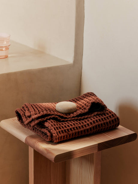 Toalla de manos orgánica Organic de Ferm Living