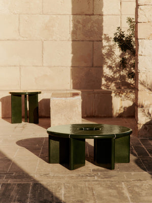 Mesa auxiliar Deya verde oscuro · Ferm Living