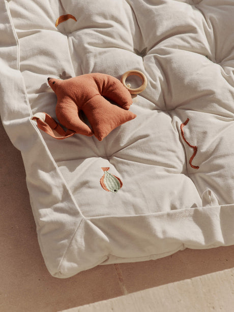 Alfombra de juego acolchada Harbour de Ferm Living