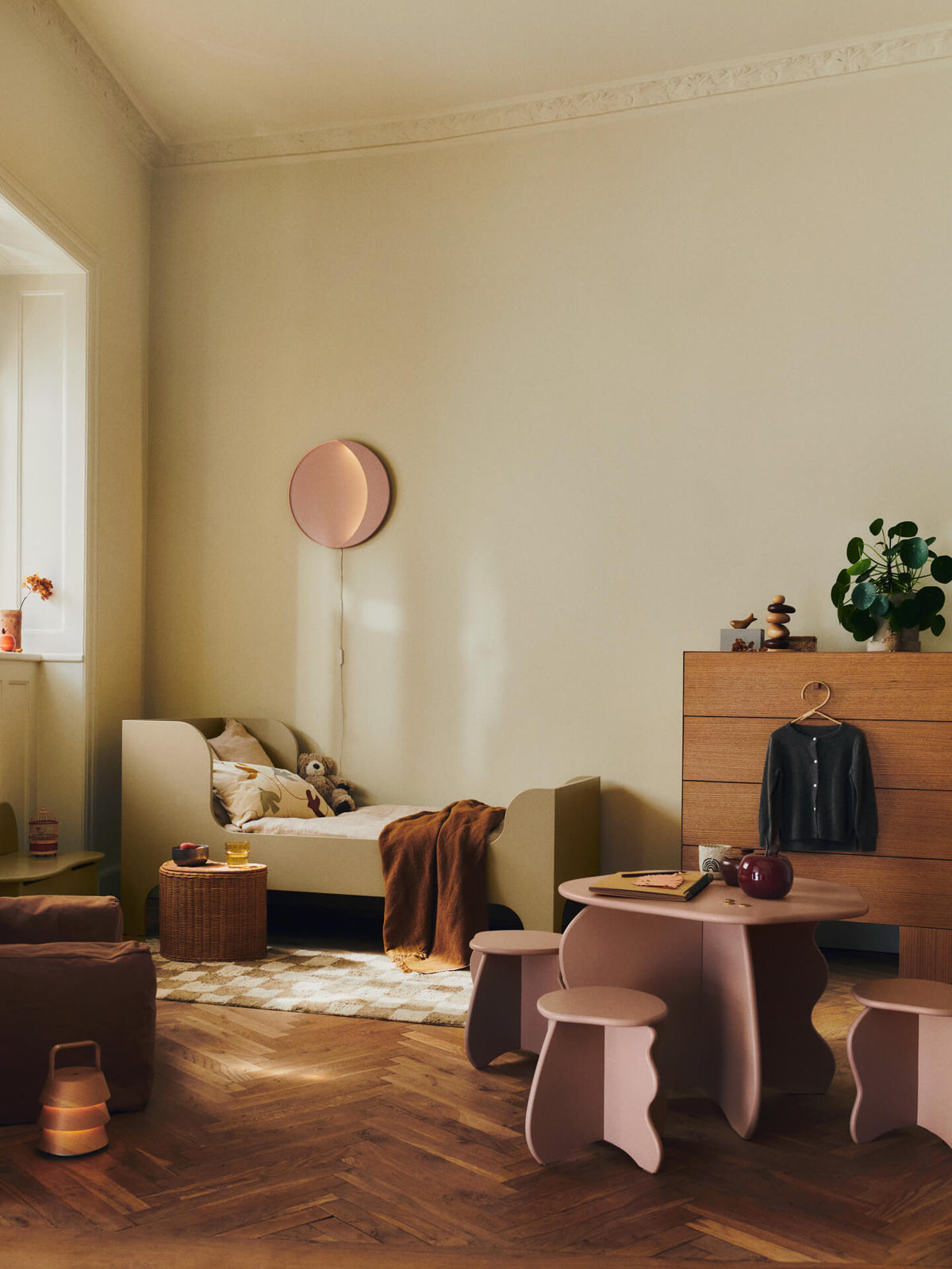 Mesa infantil Slope de Ferm Living