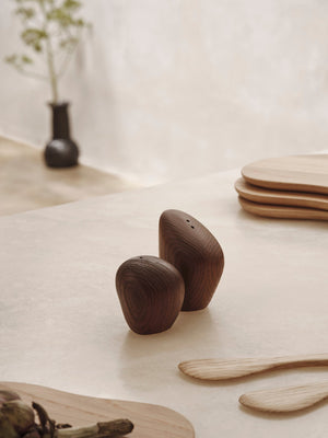 Salero y pimentero Cairn de Ferm Living