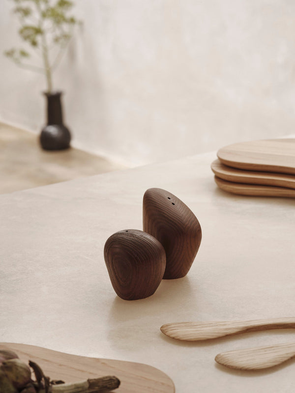 Salero y pimentero Cairn de Ferm Living