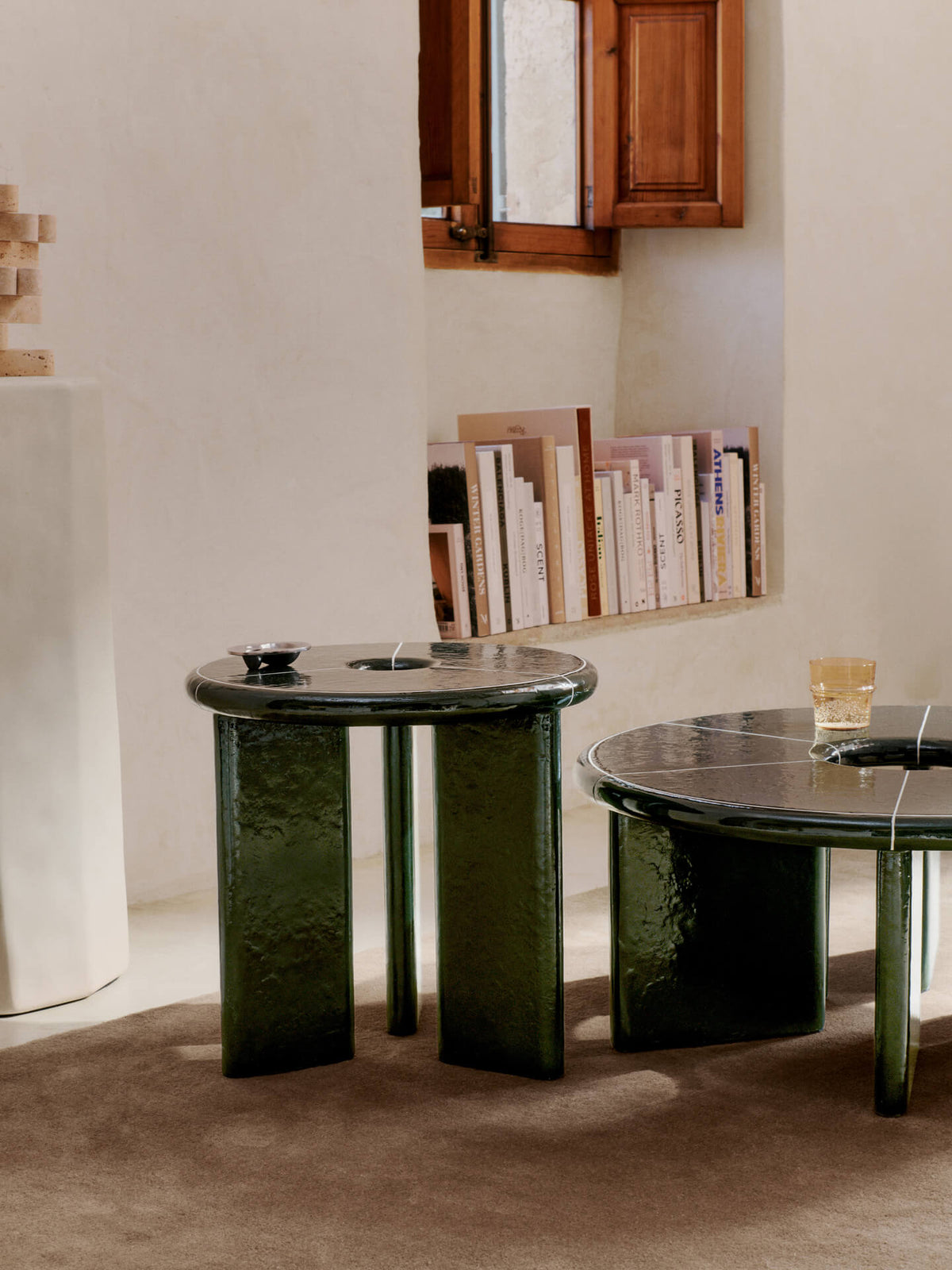 Mesa auxiliar Deya verde oscuro · Ferm Living