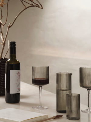 Copas de vino tinto Ripple de Ferm Living