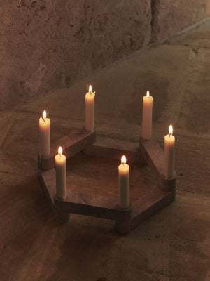 Portavelas modular Newel · Ferm Living · ambiente