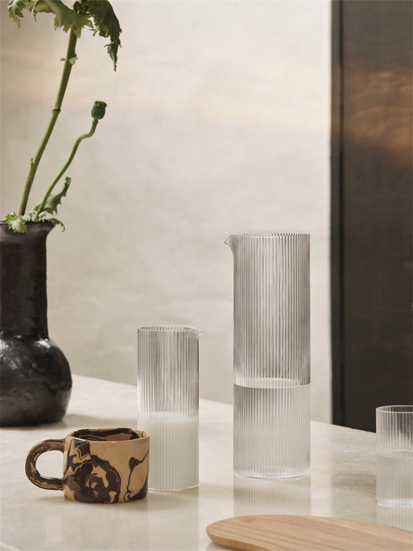 Jarra de agua Ripple de Ferm Living