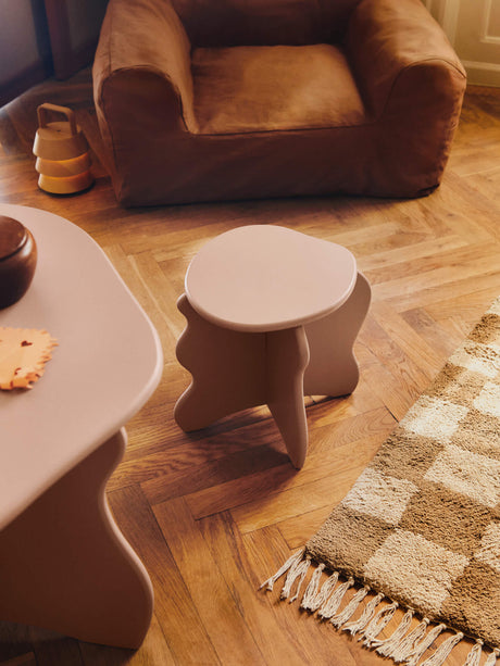 Taburete infantil Slope de Ferm Living