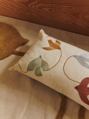 Funda de cojín bordada Swif Bird de Ferm Living