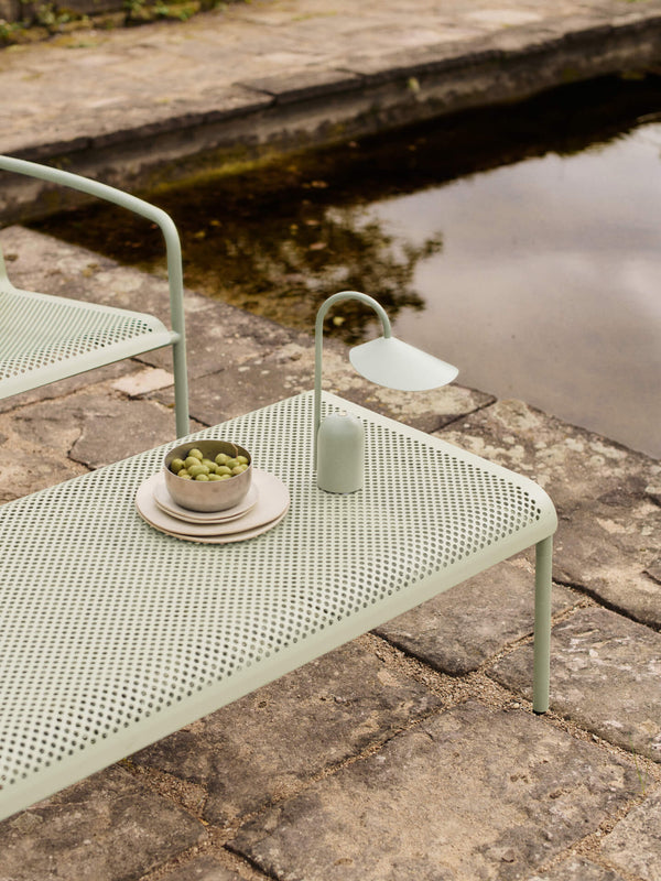 Mesa baja de exterior Dapple de Ferm Living