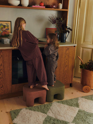 Taburete infantil Podo de Ferm Living