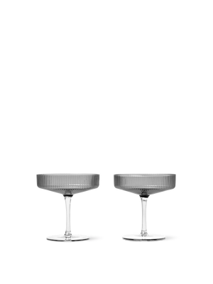 Copas de champán coupe Ripple de Ferm Living