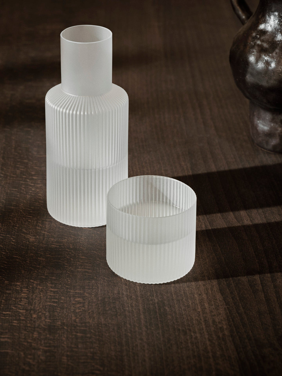 Set de jarra y vasos Ripple de Ferm Living