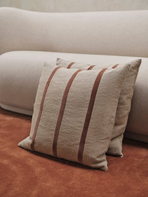 Cojín de rayas Senti Stripe de Ferm Living