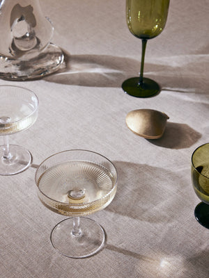 Copas de champán coupe Ripple de Ferm Living
