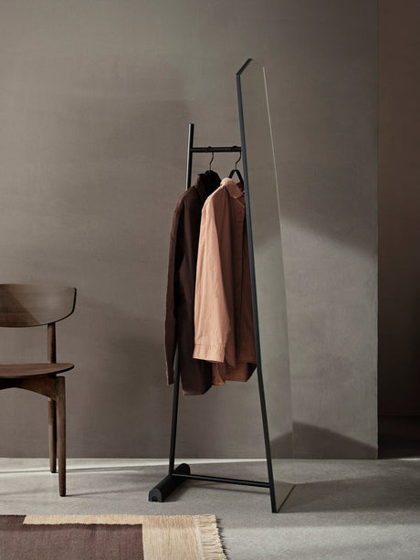 Espejo de pie Shard de Ferm Living