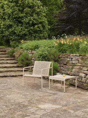 Butaca con brazos de exterior Dapple de Ferm Living