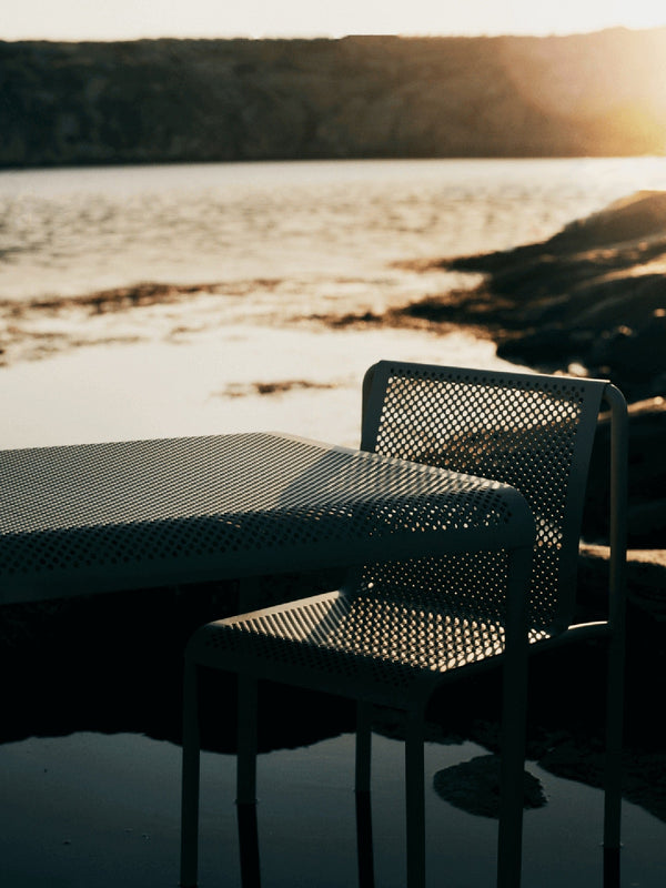 Mesa de comedor de exterior Dapple de Ferm Living
