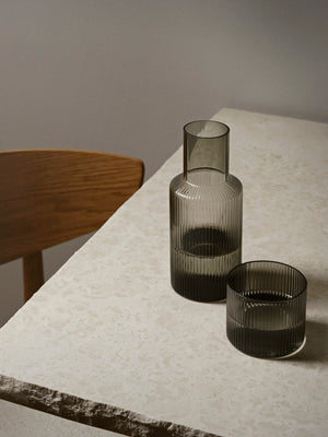 Set de jarra y vasos Ripple de Ferm Living