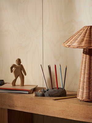 Portalápices tallado Hippo de Ferm Living