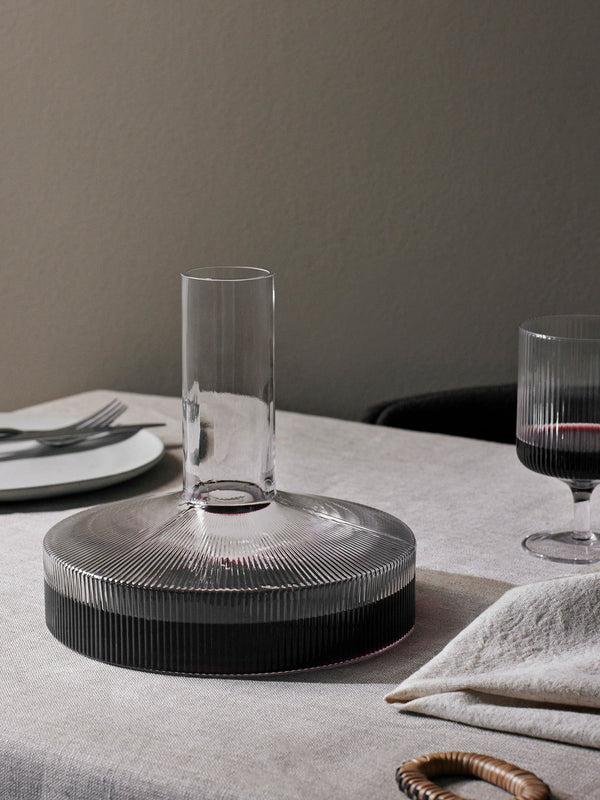 Jarra de vino Ripple de Ferm Living