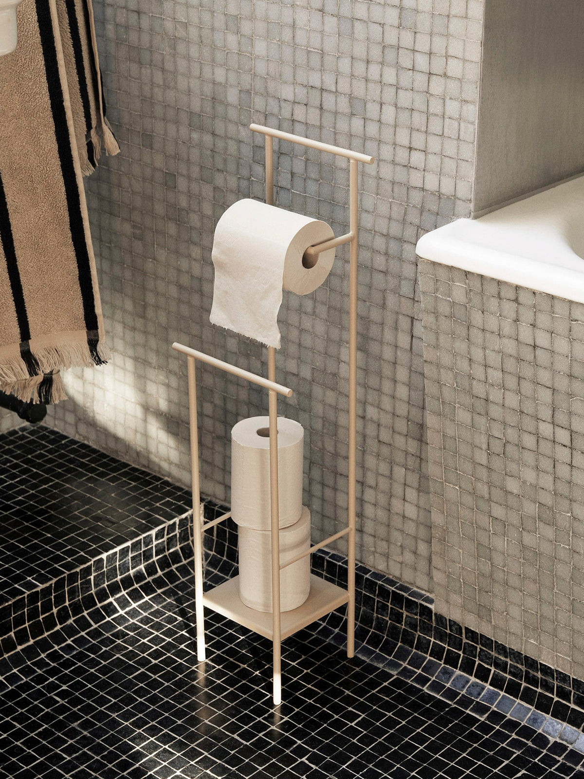 Toilettenpapierhalter Dora · Ferm Living · Ansicht 3