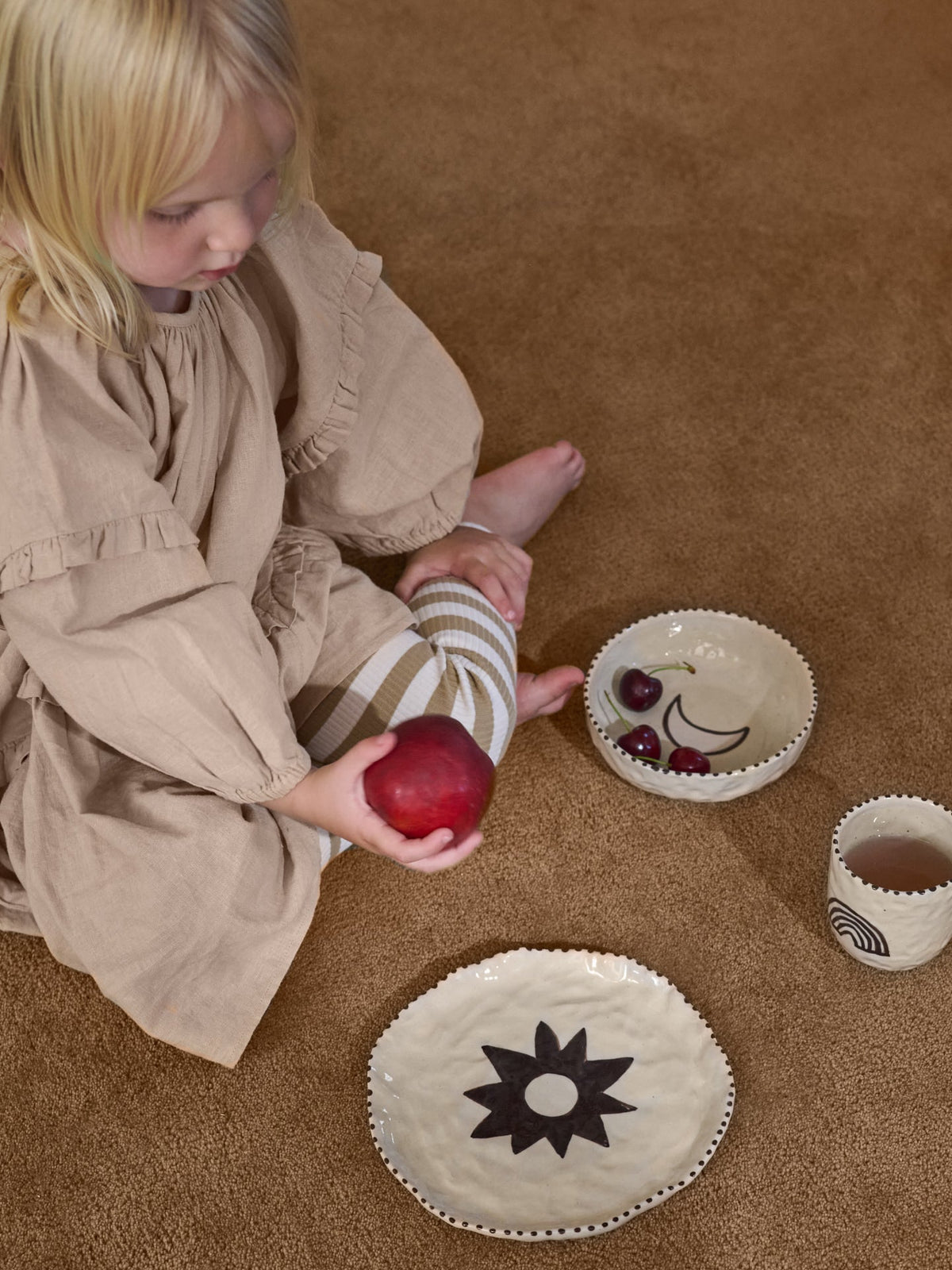 Set de cerámica infantil Naive de Ferm Living
