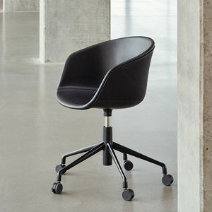 Silla About A Chair AAC 53 · HAY · ambiente